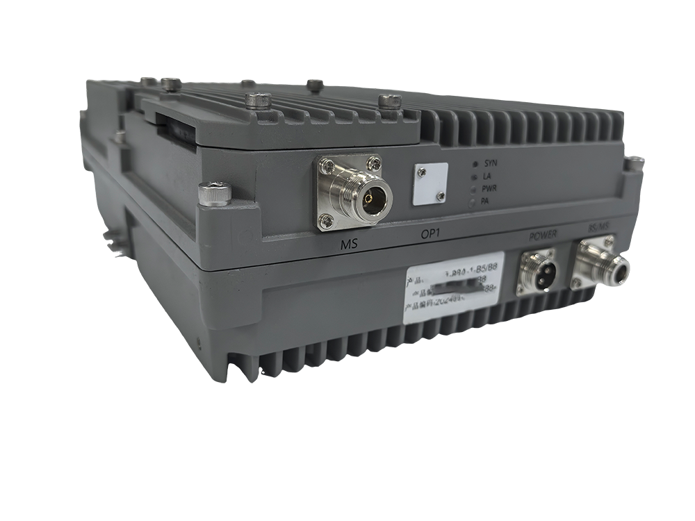  长武三频手机信号接收器2000㎡